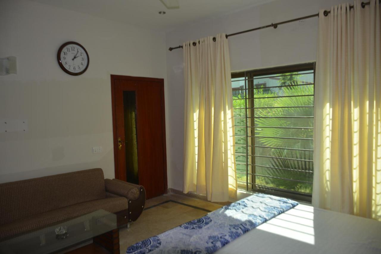 The Travelers Den Hotel อิสลามาบัด ภายนอก รูปภาพ