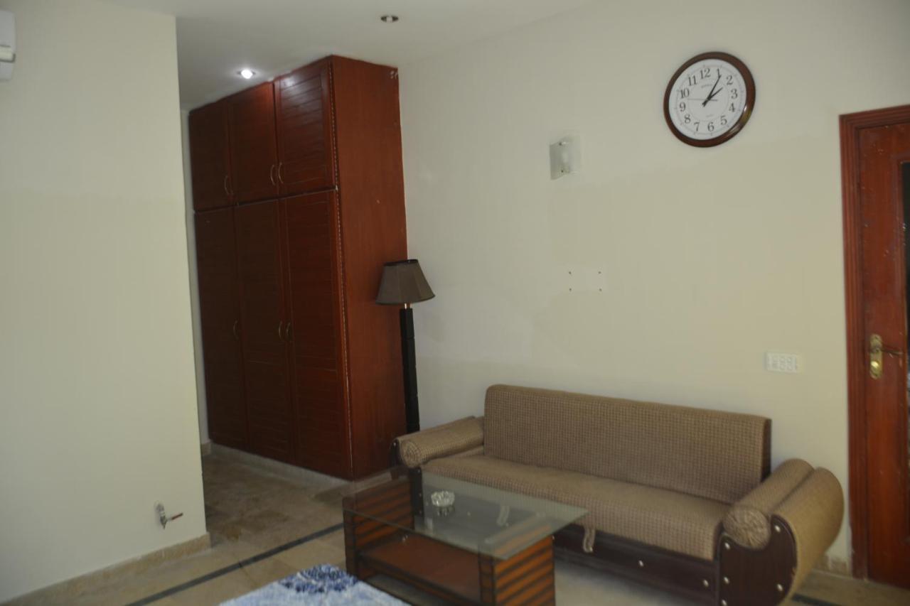 The Travelers Den Hotel อิสลามาบัด ภายนอก รูปภาพ
