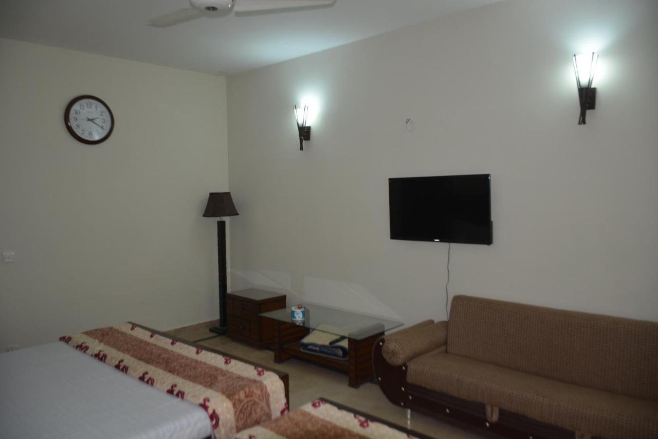 The Travelers Den Hotel อิสลามาบัด ภายนอก รูปภาพ