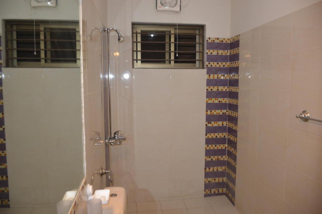 The Travelers Den Hotel อิสลามาบัด ภายนอก รูปภาพ