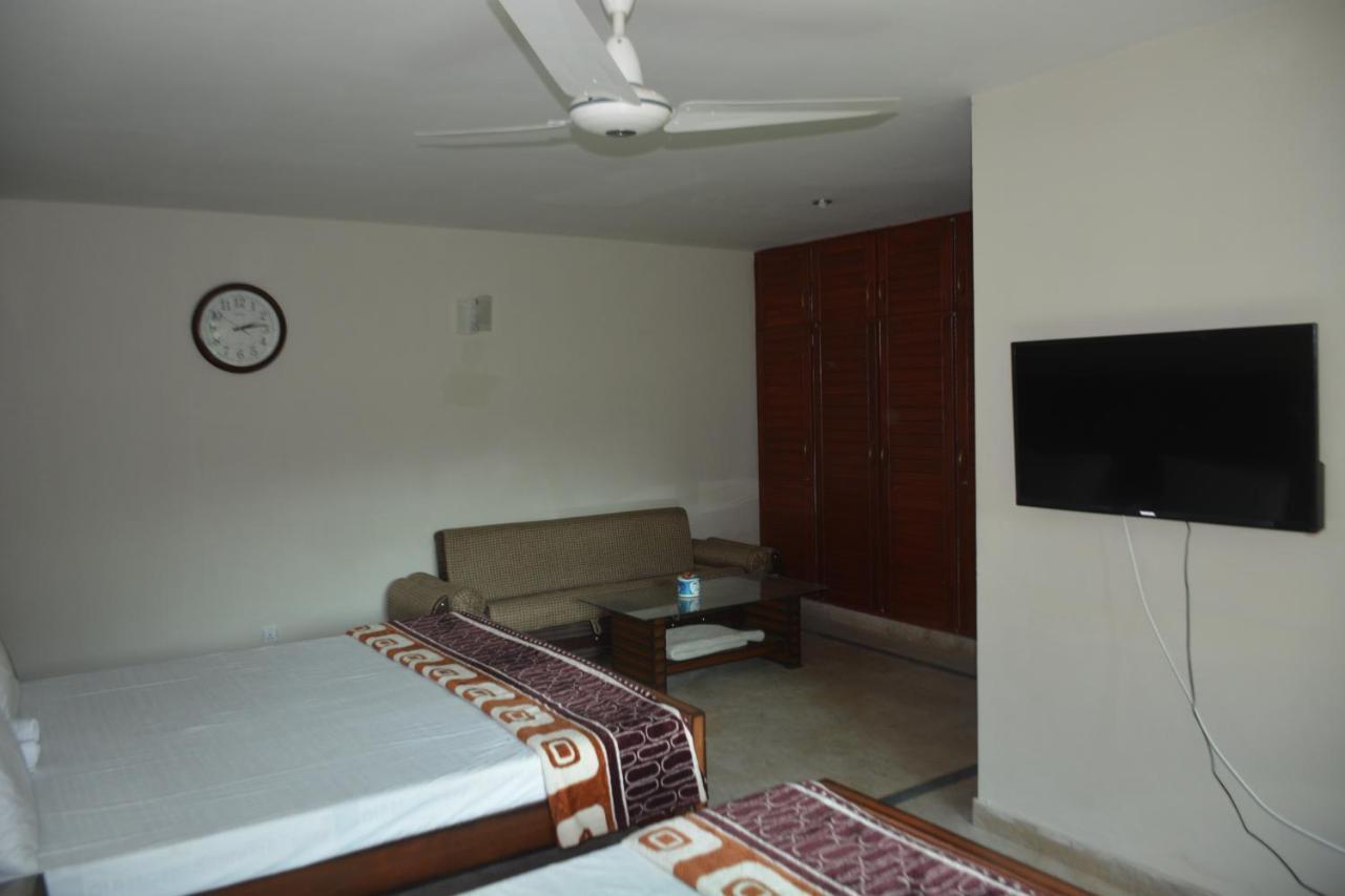 The Travelers Den Hotel อิสลามาบัด ภายนอก รูปภาพ