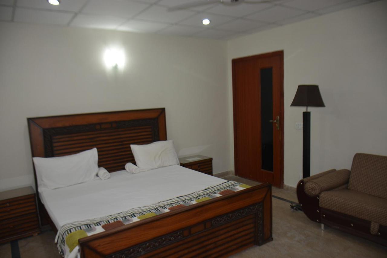 The Travelers Den Hotel อิสลามาบัด ภายนอก รูปภาพ