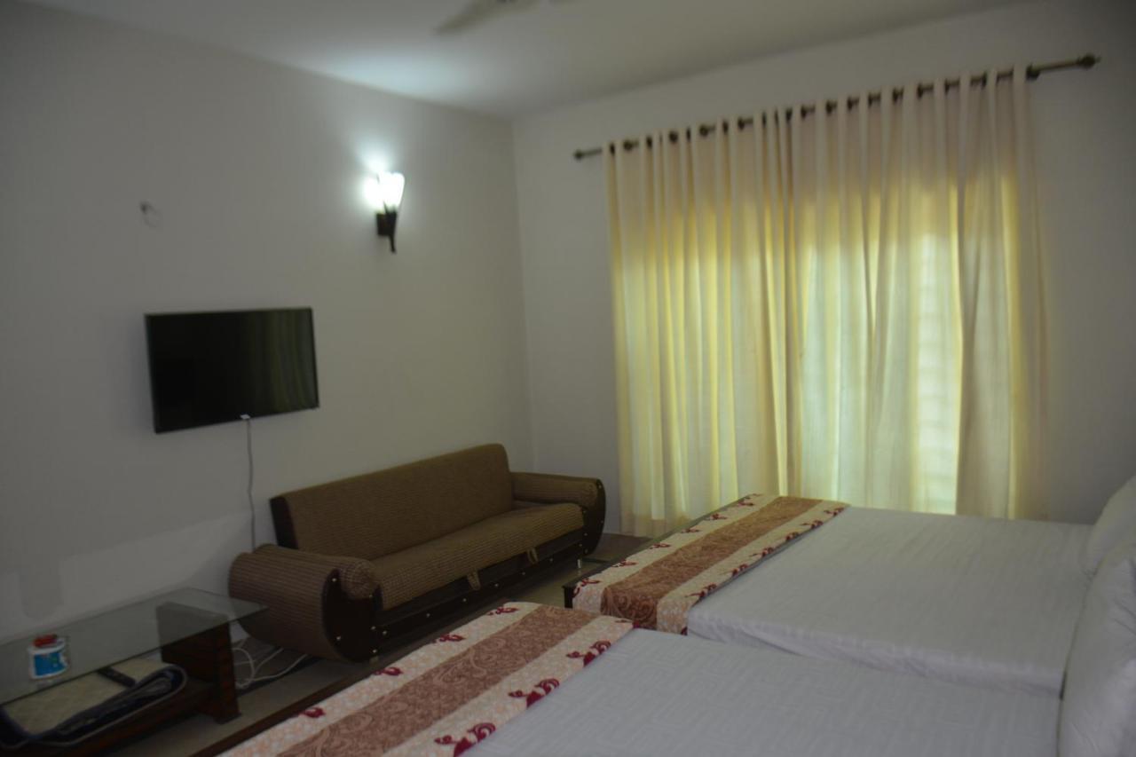 The Travelers Den Hotel อิสลามาบัด ภายนอก รูปภาพ