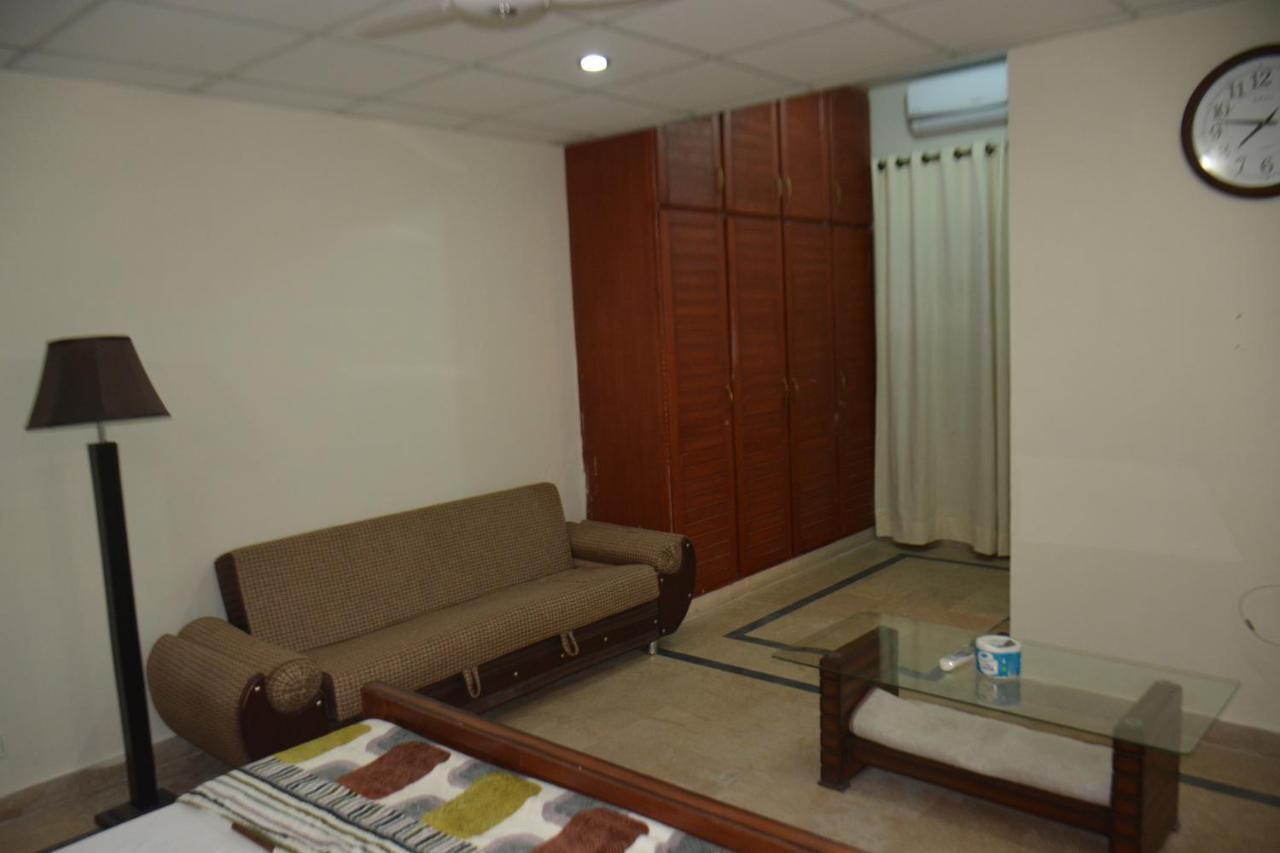 The Travelers Den Hotel อิสลามาบัด ภายนอก รูปภาพ