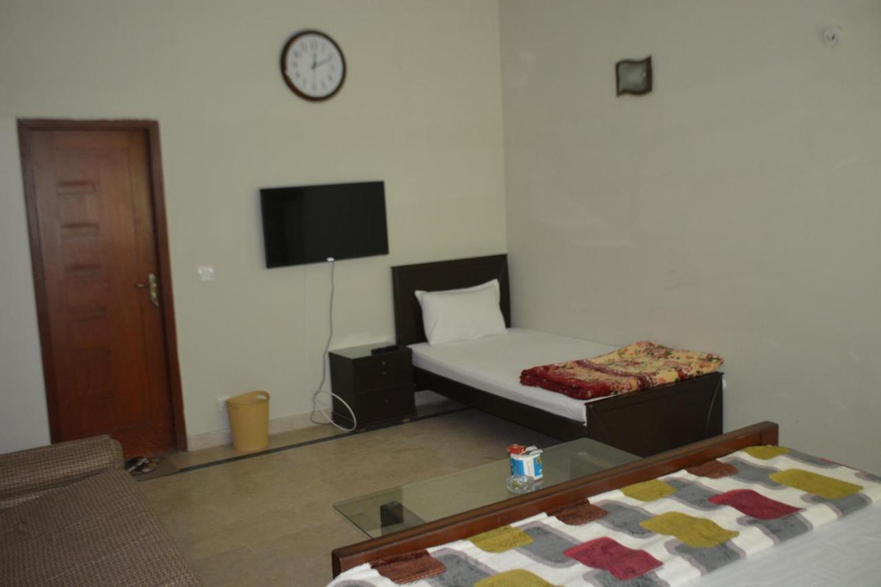 The Travelers Den Hotel อิสลามาบัด ภายนอก รูปภาพ