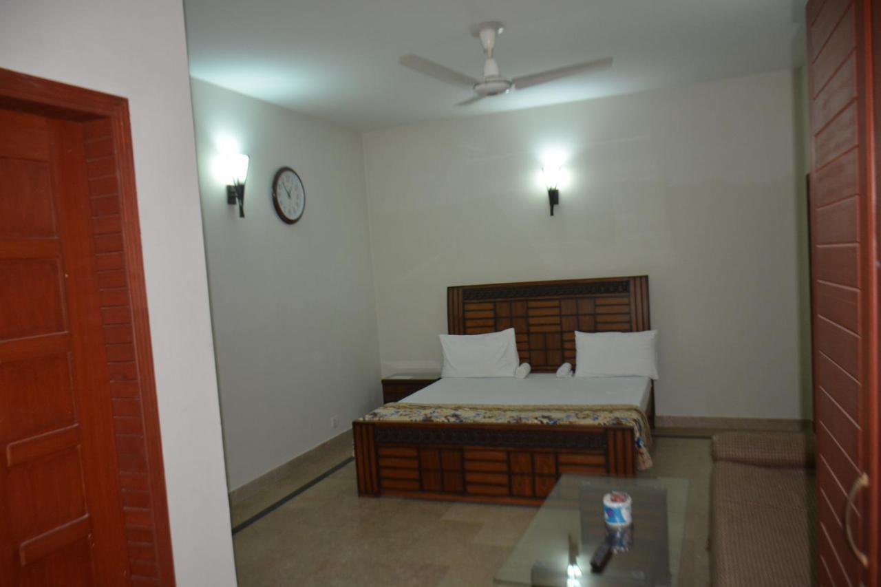 The Travelers Den Hotel อิสลามาบัด ภายนอก รูปภาพ