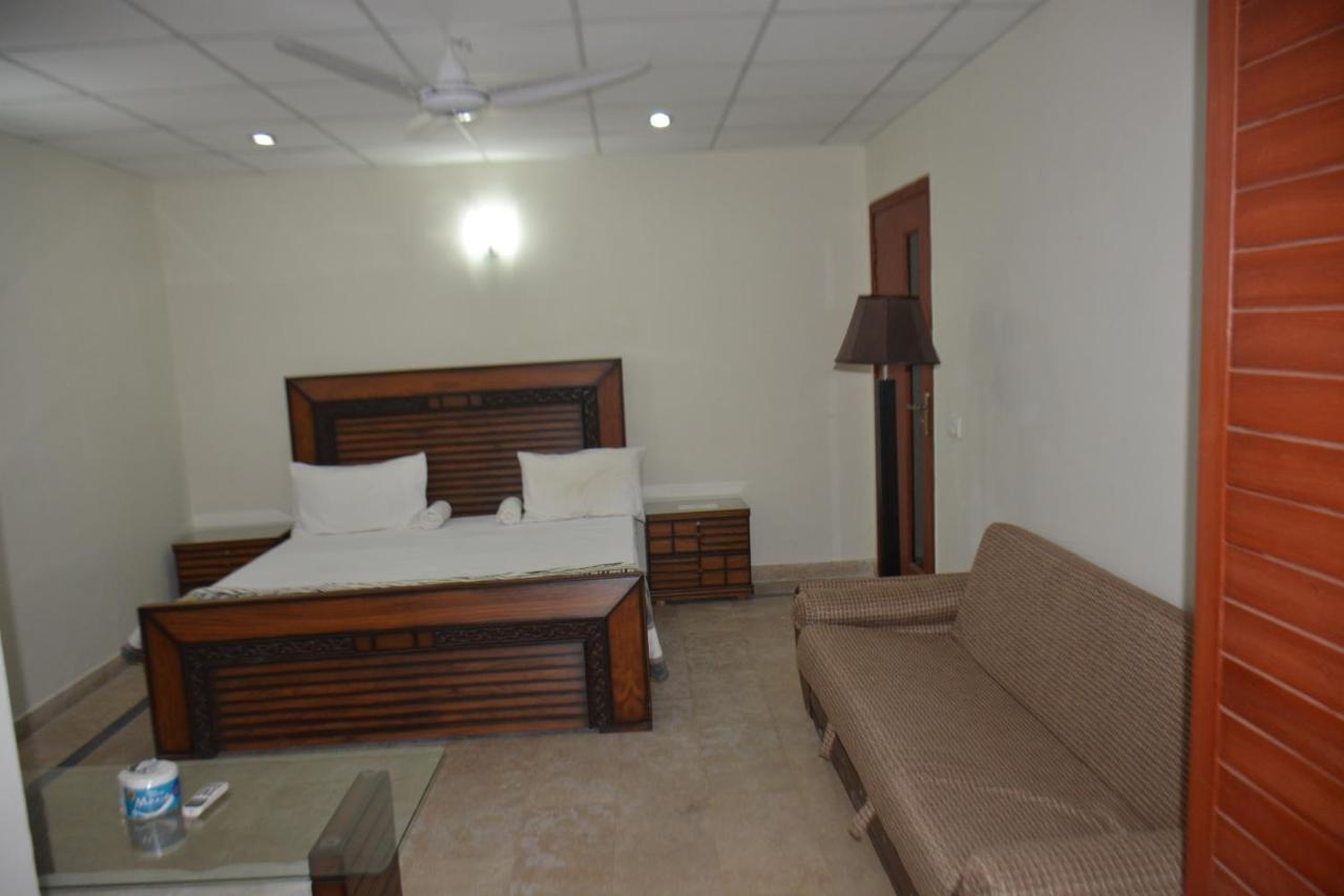 The Travelers Den Hotel อิสลามาบัด ภายนอก รูปภาพ